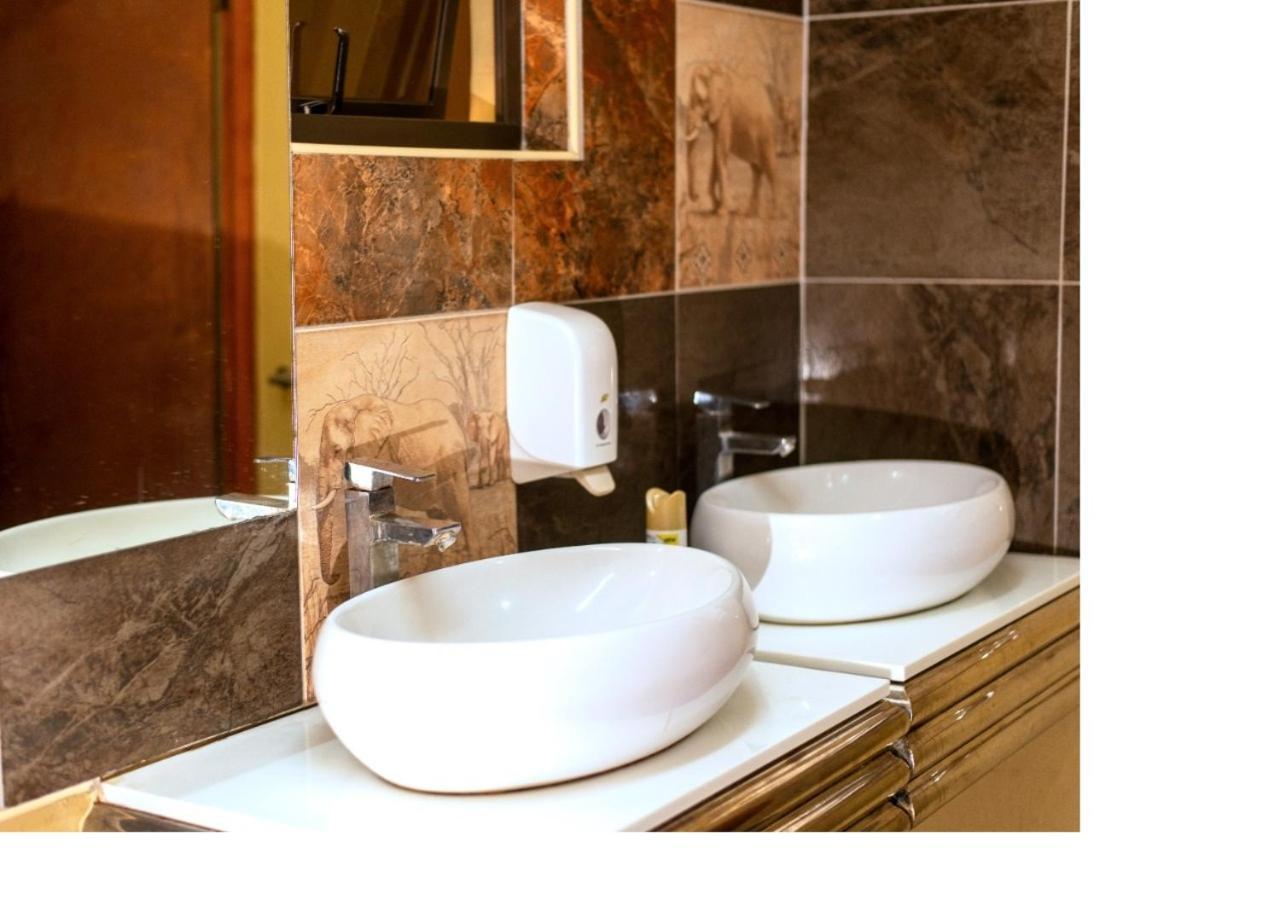 Msc Hotel Otjiwarongo Monitronics Ngoại thất bức ảnh